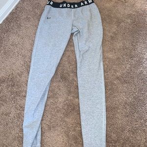 Light grey Under Armour leggings